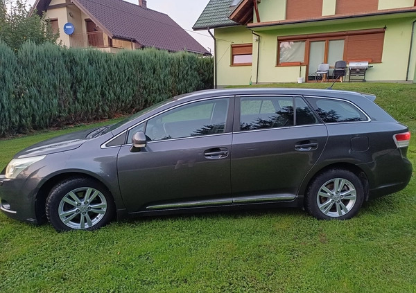 Toyota Avensis cena 19990 przebieg: 277500, rok produkcji 2009 z Chęciny małe 46
